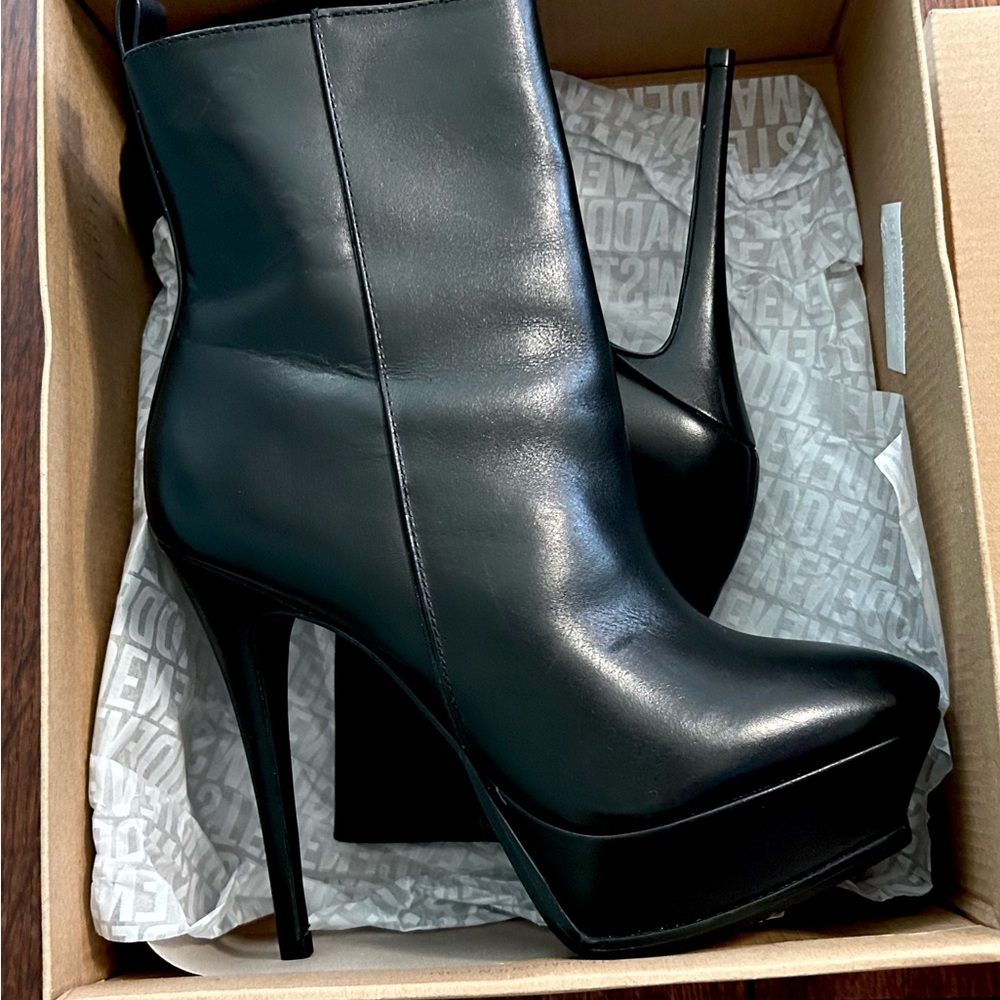 NEW Steve Madden “Kilo” Leather Stiletto Ankle Boots - Size 6.5